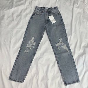 ZARA RIPPED MOM JEANS SIZE 24 25